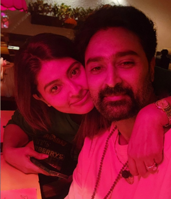 GOAT Actress Sneha and Prasanna s London trip photos goes trending