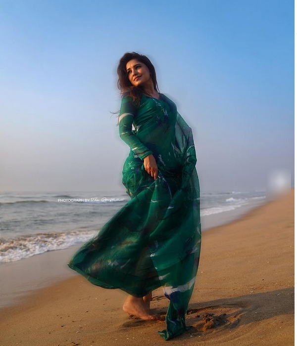 Actress vani bhojan photos trending on social media