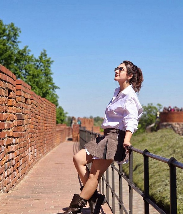 Actress Sridevi Vijayakumar instagram photos trending on social media Actress Sridevi Vijayakumar instagram photos trending on social media