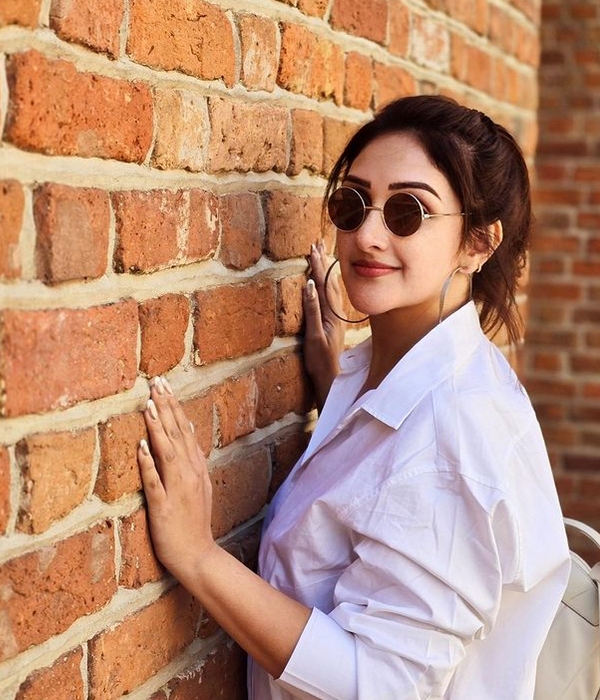 Actress Sridevi Vijayakumar instagram photos trending on social media Actress Sridevi Vijayakumar instagram photos trending on social media