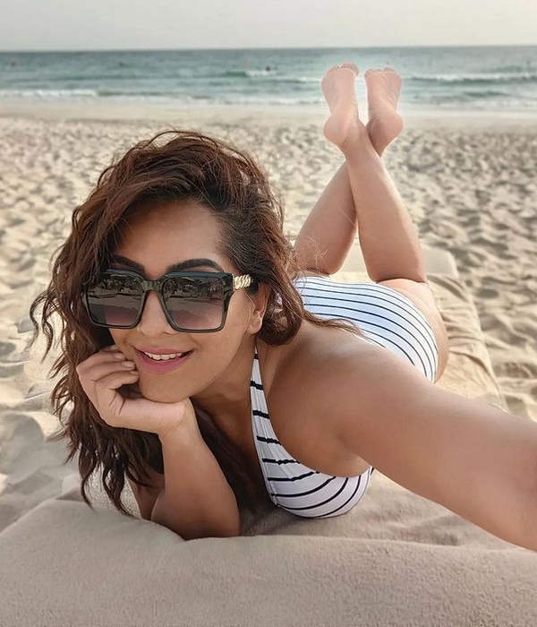 meghna naidu heroine t rajendar simbu Thailand