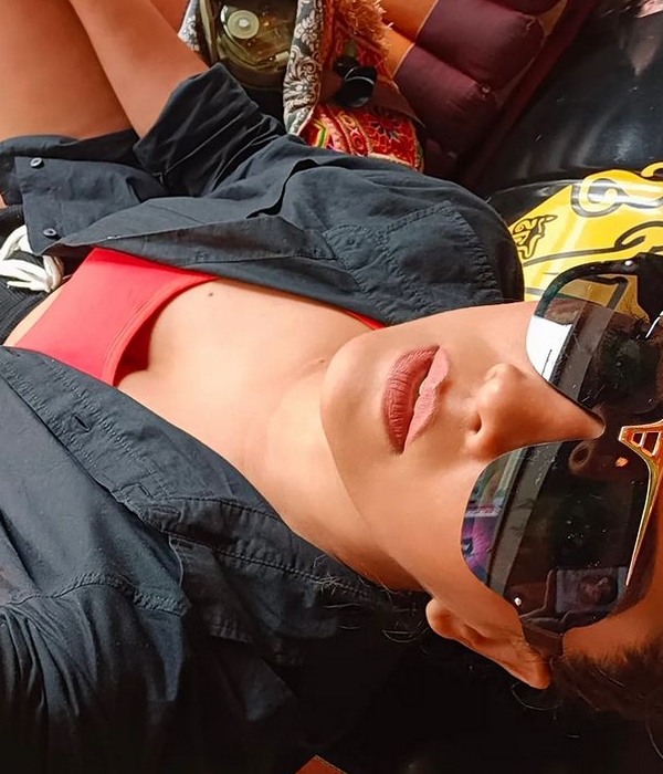 meghna naidu heroine t rajendar simbu Thailand