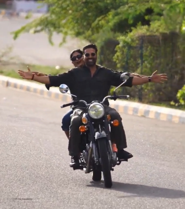 Sudha Kongara Suriya Akshay Kumar Sudha Kongara Suriya Akshay Kumar