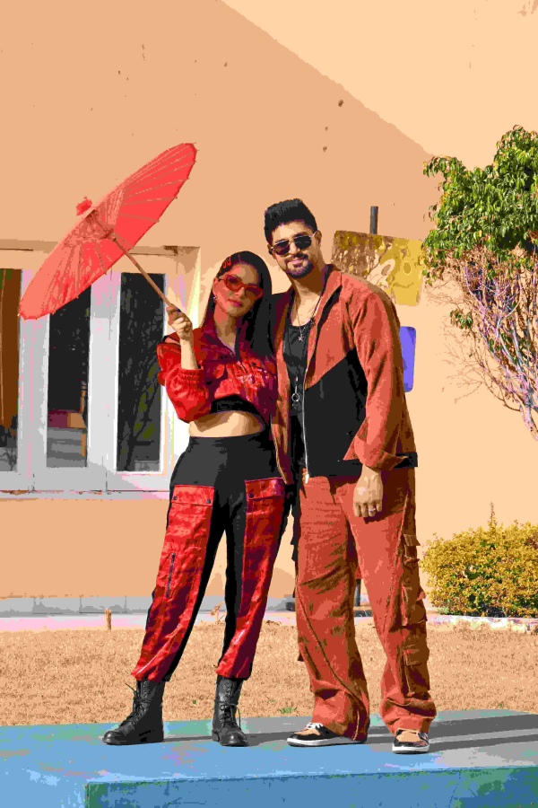 OTT Sunny Leone OTT Sunny Leone