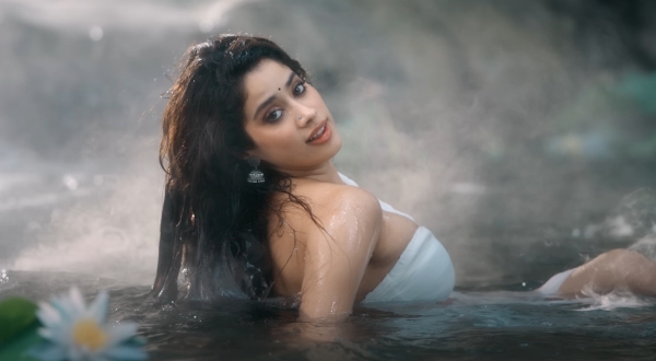 Jahnvi Kapoor Devara Movie Jahnvi Kapoor Glamour Song