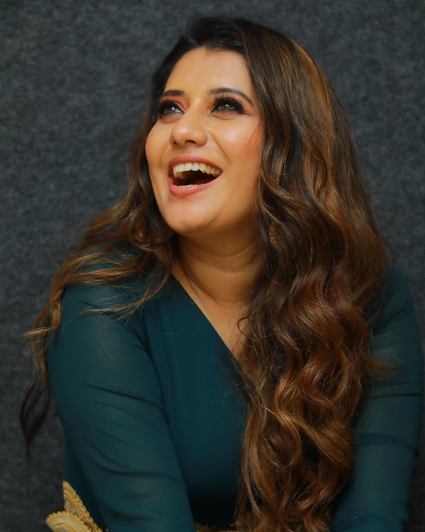 manimegalai priyanka cook with comali