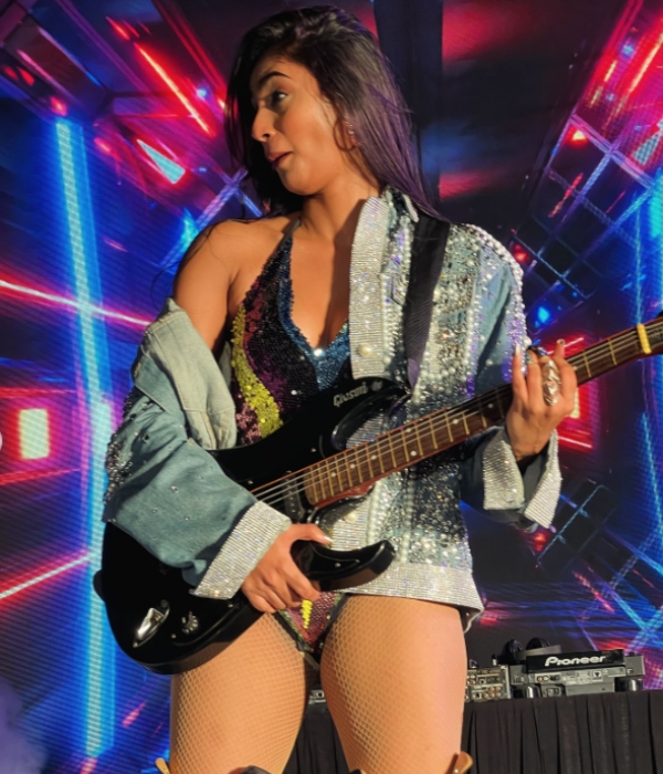 anukreethy vas vijay sethupathi heroine