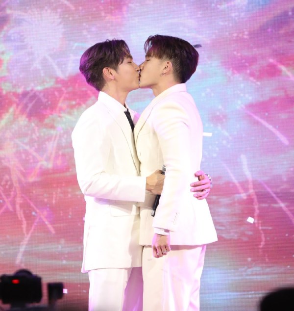 lgbt mew suppasit engagement lgbt mew suppasit engagement