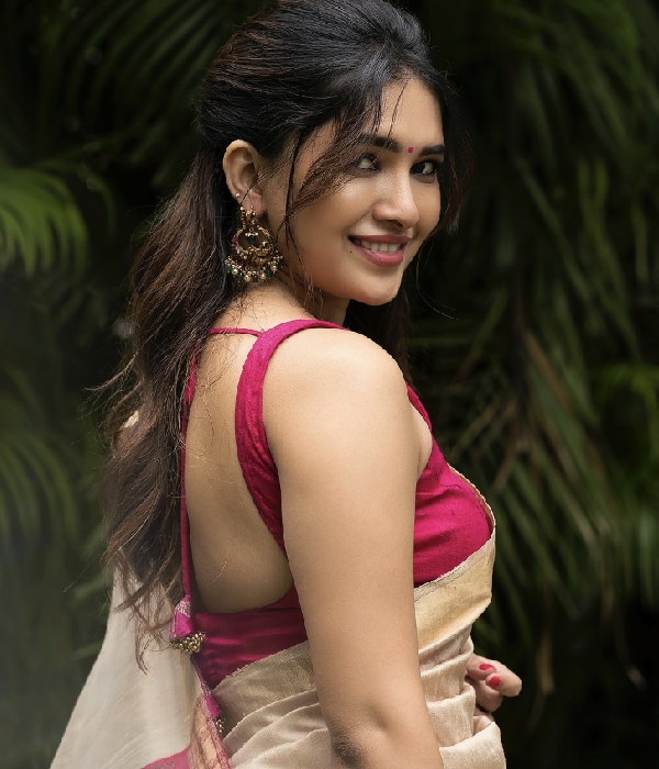 vani bhojan instagram photos