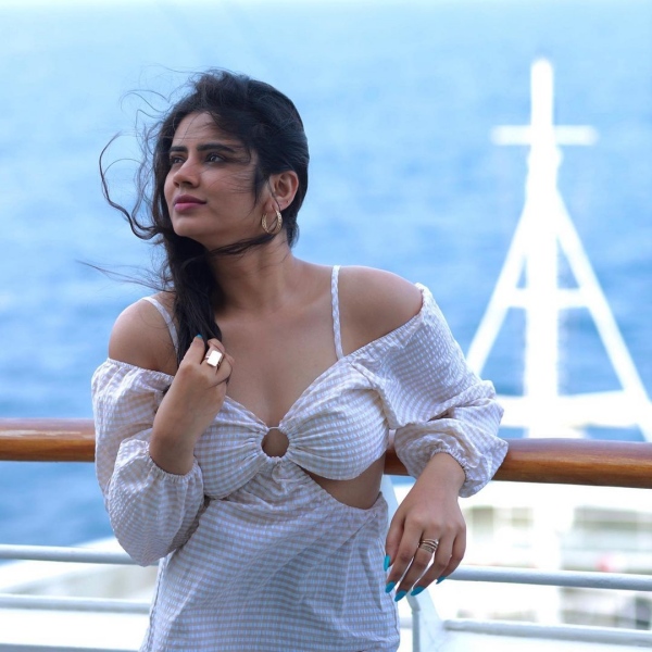 bigg boss 8 tamil oundariya nanjundan jacquline