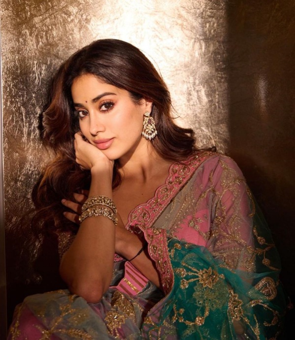 janhvi kapoor bollywood saree