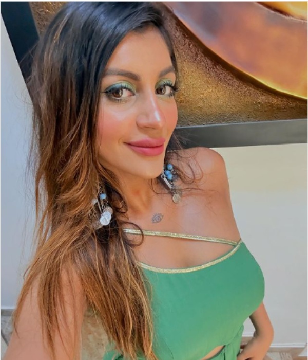 yashika anand instagram