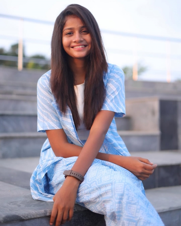 bigg boss 8 tamil vijay sethupathi sachana anandhi