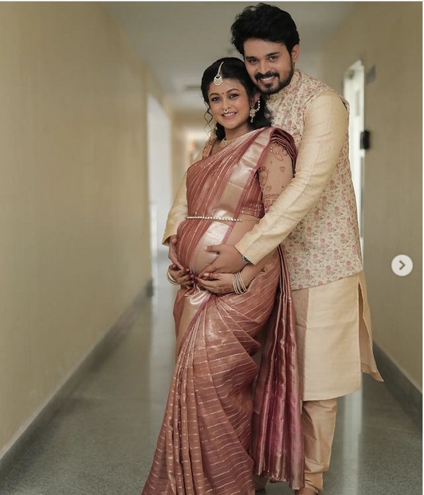 nivedhitha pankaj pregnant photos
