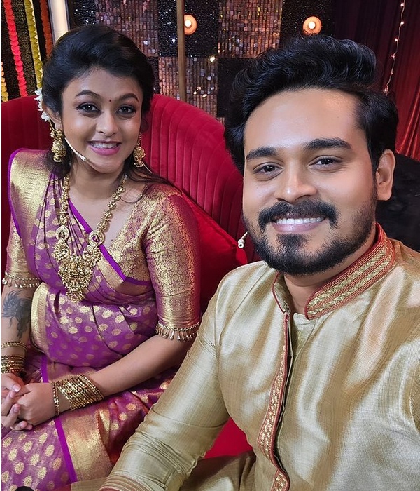 nivedhitha pankaj pregnant photos