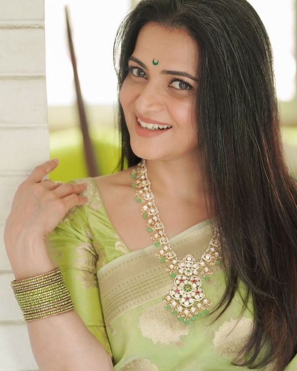 dhvyadharshini dd photo