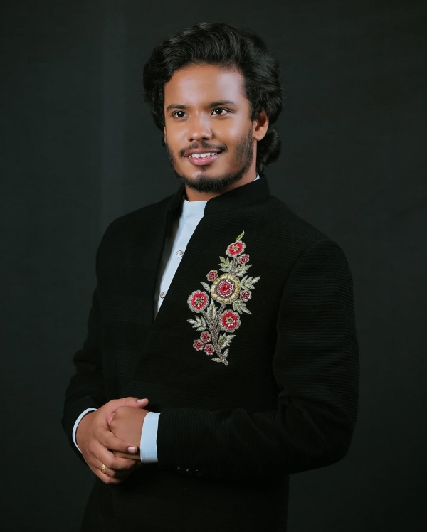 bigg boss tamil session8 vijay sethupathi muthukumaran 8