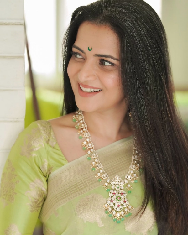 dhvyadharshini dd photo