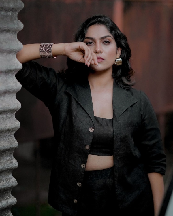 lubber pandhu swasika lubber pandhu swasika