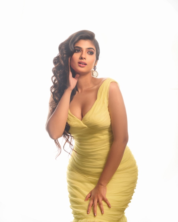 pragya nagra heroine