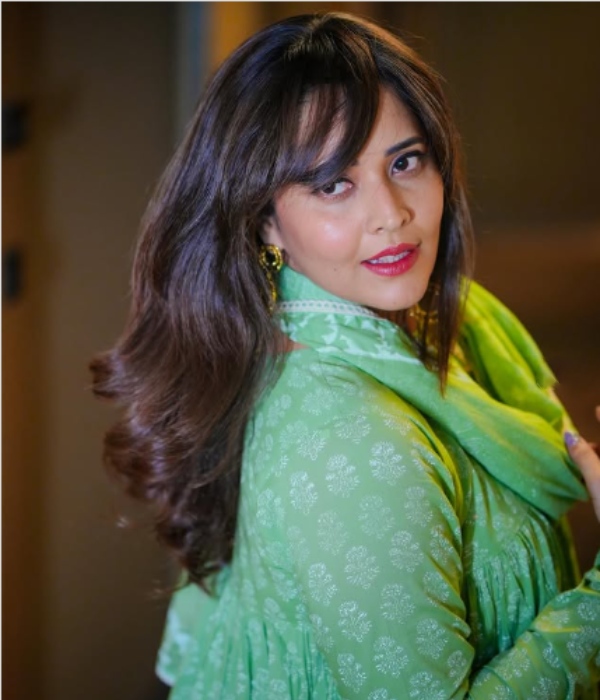 anasuya bharadwaj pushpa