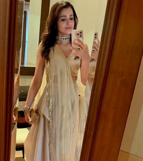 trisha vidaamuyarchi movie instagram