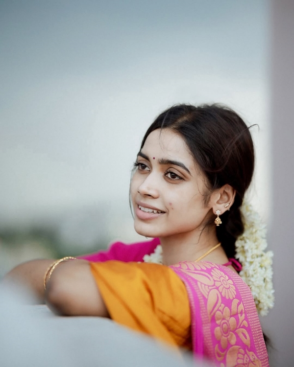 bigg boss tamil 8 tharshika pavithra bigg boss tamil 8 tharshika pavithra