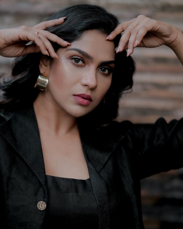 lubber pandhu swasika lubber pandhu swasika