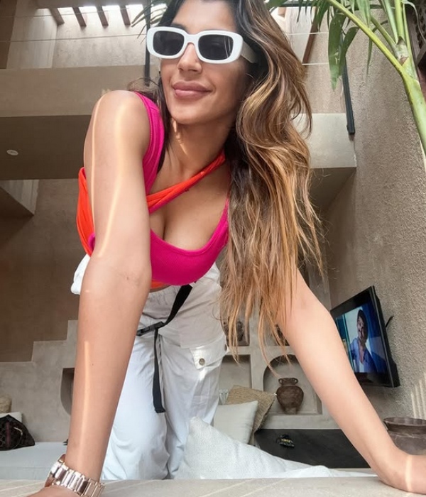 yashika aannand bigg boss tamil game changer