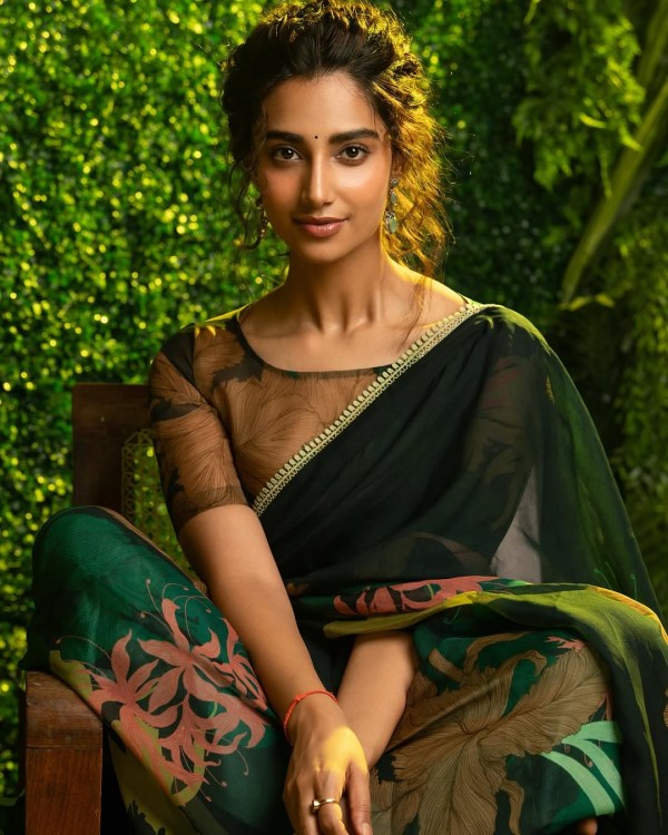 Meenakshi Chaudhary Sithira puthiri song Instagram