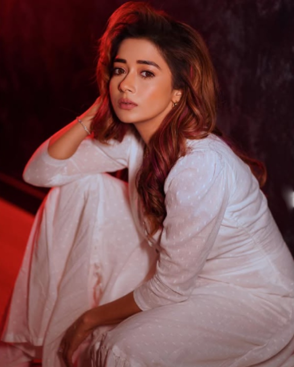 Bigg Boss Sindhu Bairavi Tina Dutta Bigg Boss Sindhu Bairavi Tina Dutta