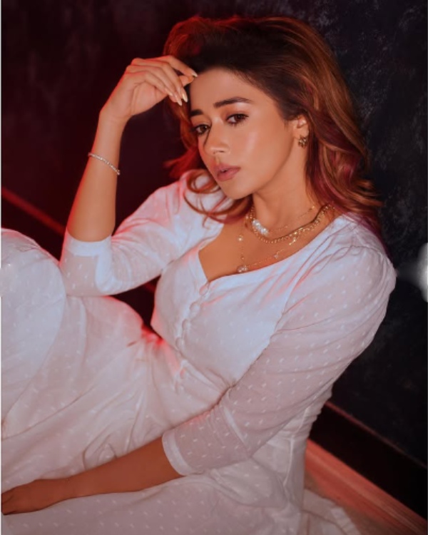 Bigg Boss Sindhu Bairavi Tina Dutta Bigg Boss Sindhu Bairavi Tina Dutta