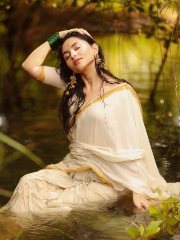 Dragon Kayadu Lohar heroine