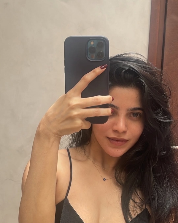 Kingston Divya Bharathi Valentines Day 2025 Divya Bharathi Glamour Photos