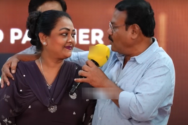 Ilavarasu Shakila Thiru Manickam