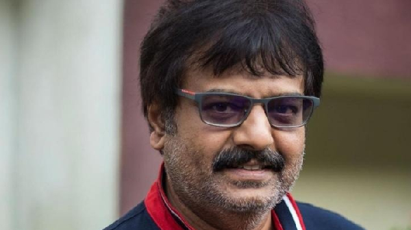 a-video-of-actor-vivek-praising-director-bharathiraja-goes-viral