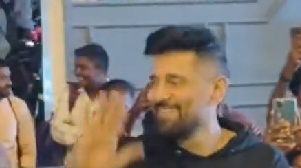 fans-created-tension-by-not-letting-vikram-speak-in-dindigul