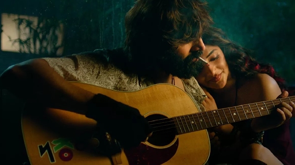 karthik-aaryan-shares-to-romantic-with-sreeleela-potos-viral karthik-aaryan-shares-to-romantic-with-sreeleela-potos-viral