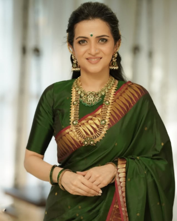 Dhvyadharshini DD Dhvyadharshini DD