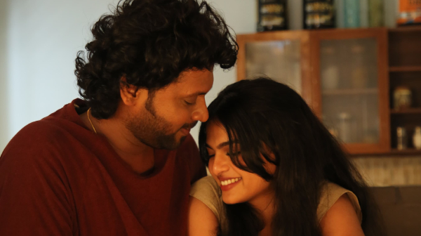 Sweetheart Review in Tamil  Rio Raj and Gopika Ramesh acting saves the movie