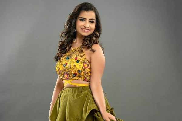 sivaangi love failure super singer sivaangi Cook with comali