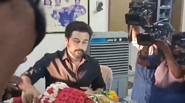 Suriya pays tribute to Bharathiraja s son Manoj