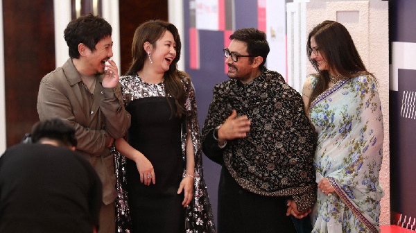 Aamir Khan s photo with third girlfriend Gauri Spratt goes viral