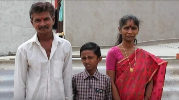 Actor Pugazh has helped the family of late actor Bijili Ramesh Actor Pugazh has helped the family of late actor Bijili Ramesh