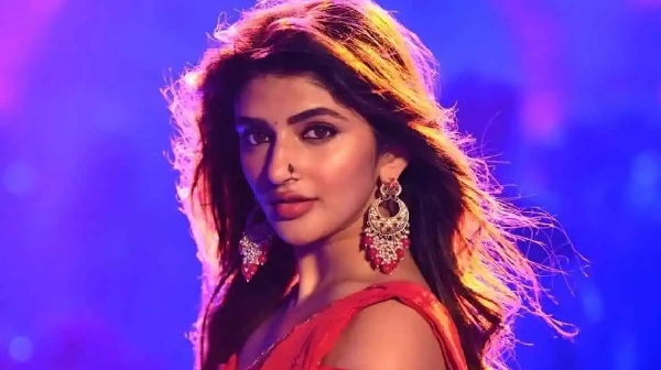 actress sreeleela dragged into crowd causes commotion darjeeling