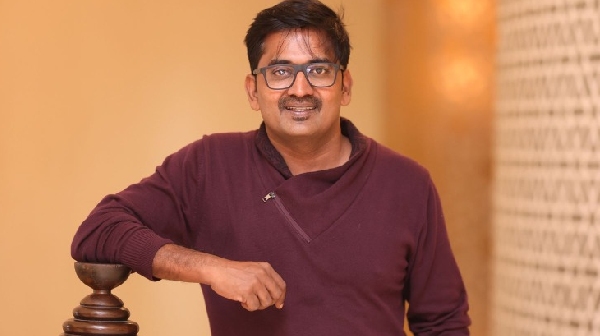 video-of-sivakumar-bringing-his-granddaughter-to-the-retro-music-launch-event