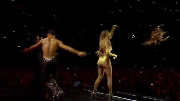 Jennifer Lopez laughed off wardrobe after losing her skirt on Birthday Celebration stage Video Goes Trending