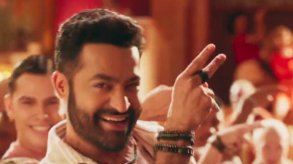 Jr NTR and Hrithik Roshan Dance War started and War 2 Janaab-e-Aali promo out now