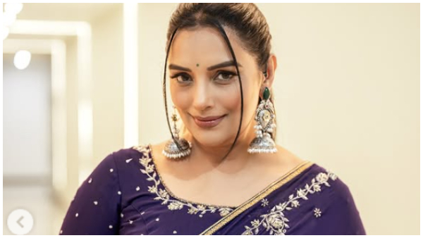 Swetha menon AMMA Swetha menon AMMA