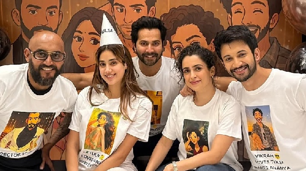 Janhvi Kapoor faces oops moment during Param Sundari promotional video goes viral Janhvi Kapoor faces oops moment during Param Sundari promotional video goes viral